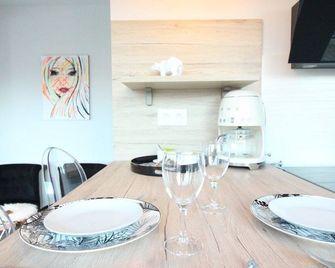 Art Bay 2 velos parking - Annecy - Comedor