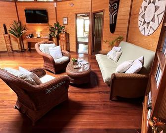 Exclusive Sunrise Resort - Luganville - Living room