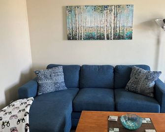Lots of Space for a Great Price! Barre VT! - Barre - Wohnzimmer