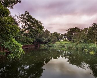 Quarry Lake Inn - East London - Vista esterna