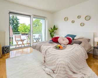 OG2 Rechts 2-Zimmer Wohnung mit Balkon 15min bis Salzburg - Freilassing - Bedroom