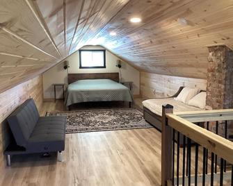 'B' Our Guest. A cozy 3-bedroom & 2 bath house with ac and Wi-Fi - Ord