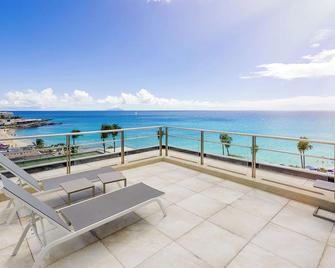 Royal Islander Club Resort La Plage - סימפסון ביי - מרפסת