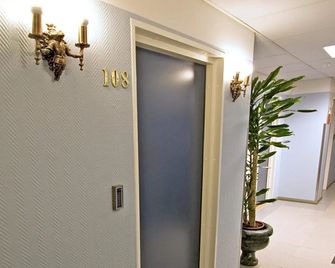 Mango Hotel - Tampere - Hallway
