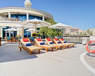 Millennium Lakeview Residence - דובאי - בריכה