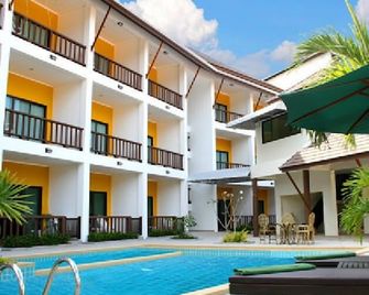 كرابي كوزي بلايس هوتل - كرابي - مبنى