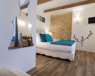 L'Instant Sévigné - Grignan - Спальня