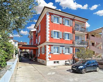 Apartments Martin 2224 - Rovinj - Building