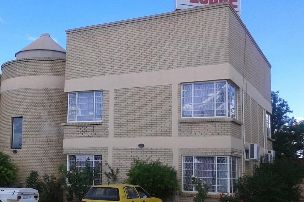 The Nest Lodge - Francistown - Gebäude