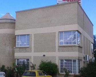 The Nest Lodge - Francistown - Edificio