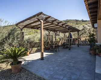 Casa Rural La Huerta De Los Nogales - Herrera del Duque - Patio