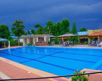 Dereva Hotel Rwamagana - Muhazi - Piscina