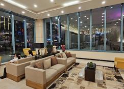 One Uptown Residence - Manila - Lobby