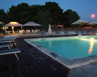 Stella Marina B&B - Alliste - Bazén