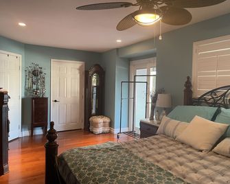 Kozy Retreat with Pool - Penticton - Bedroom