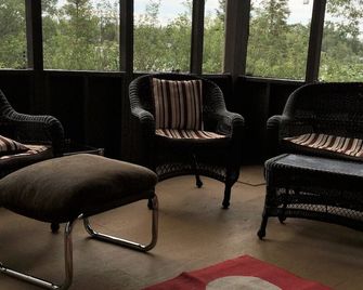 Private Island Lotw Kenora - Kenora - Lounge