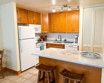 Turtle Bay Creek view - 1Bed 2Bath Kuilima Condo - Sleeps 4 - Kahuku - Cocina