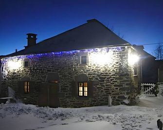 Gite De Charme Oliabou - Blesle - Edificio