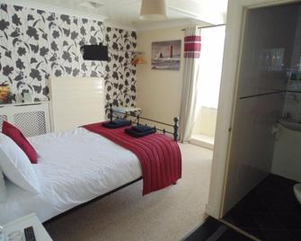 The Kings Head - Truro - Bedroom
