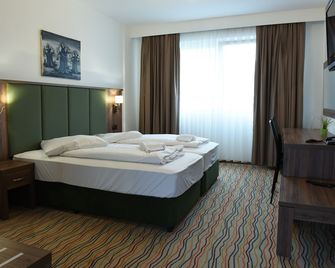 Hotel Olive Inn - Aschaffenburg - Bedroom