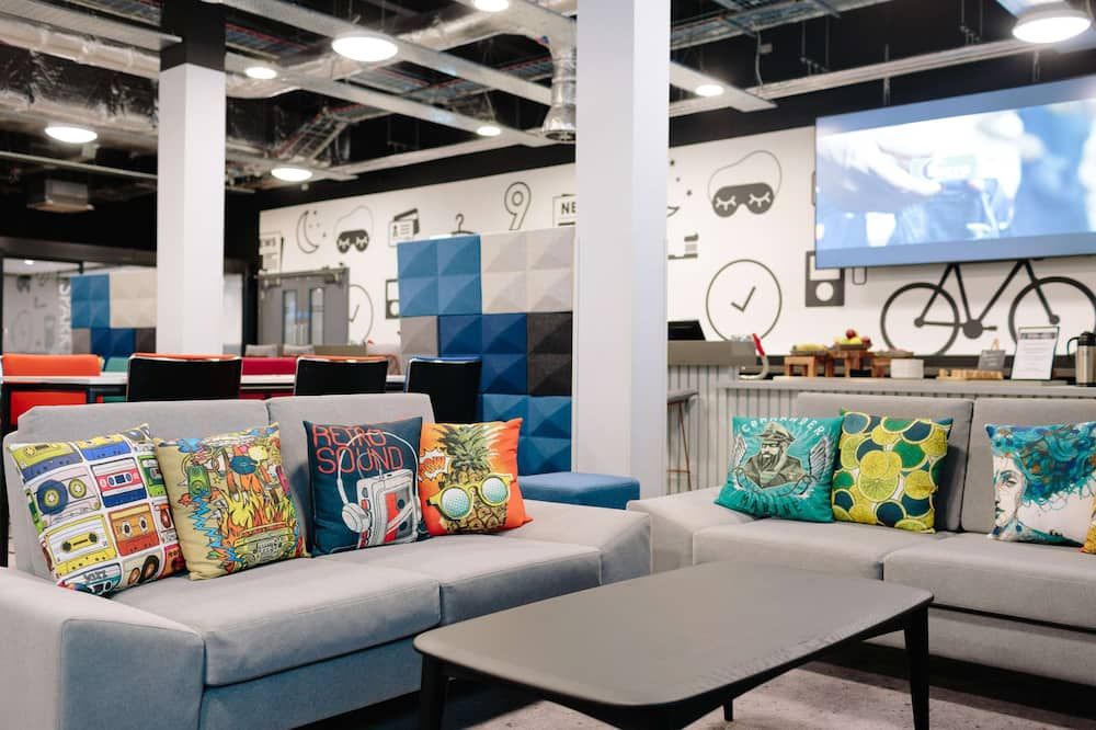 فيليدج هوتل بورتس ماوث