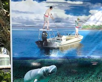 New Floating Luxury: Unique Houseboat Retreat - Fleming Island