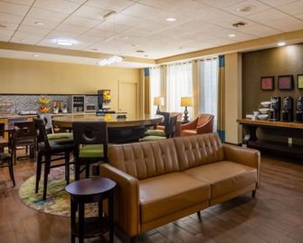 Park Inn by Radisson, Columbus State University Area - קולומבוס - לובי