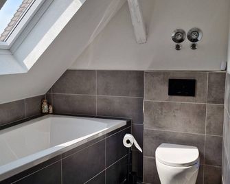Pelikans Krone - Bad Sooden-Allendorf - Badkamer