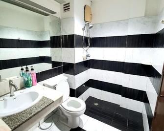 A House Boutique Guesthouse - Bangkok - Bad