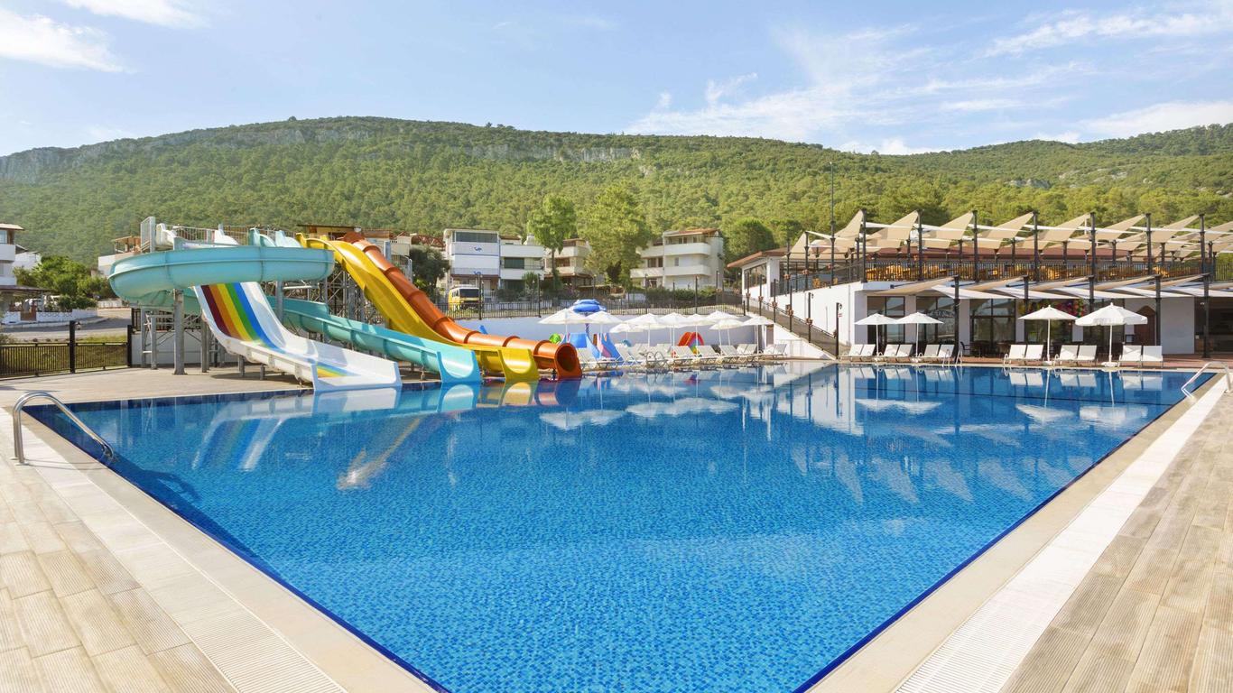 Ramada Resort by Wyndham Akbuk