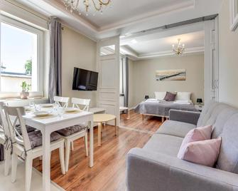 Lion Apartments - Costa Brava Studio - Sopot