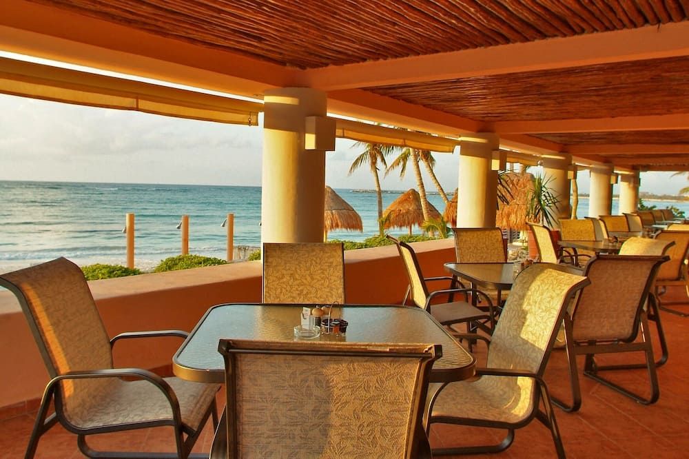 بويرتو أفينتوراس هوتل آند بيتش كلوب