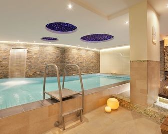 Best Western Hotel Hohenzollern - אוסנבריק - בריכה
