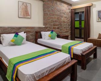Treebo Megh Niwas, 2 Km From Umaid Bhawan Palace - Jodhpur - Bedroom