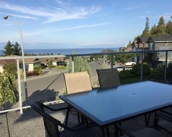 Neckpoint Treasure - Nanaimo - Balcony