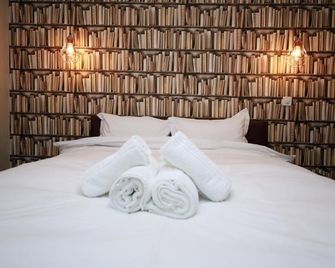 Cozy Apartment close to Cornavin Train Station and lake - Ginebra - Habitación