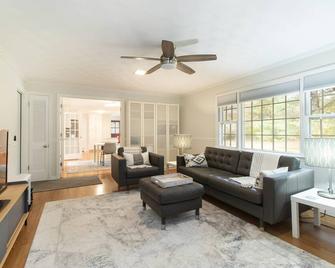 Recently Updated, One Level, Attached Garage, Peaceful, Zen-Minimalist Space. - Avon - Living room