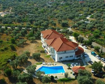Achillion Hotel - Chrisi Ammoudia - Piscina