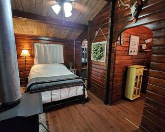 rustic cabin - Rusk