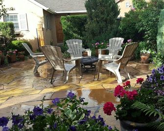 Tenderfoot Cottage Is A Jewel Located In Downtown Salida. - Salida - Βεράντα