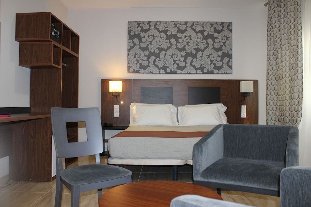 City Hotel Alger thumbnail 3