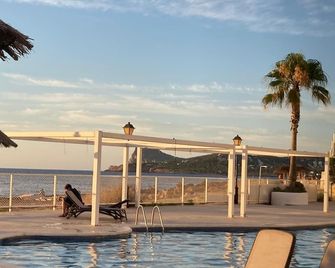 Ses Fontanelles apartments with frontal views of the sea and the sunset - Sant Josep de sa Talaia - Pool