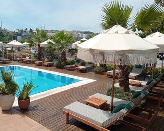 Phellos Suites Boutique Hotel - Şile - Piscina