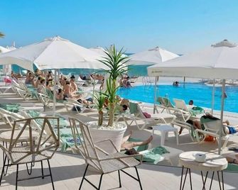 On Hotels Oceanfront - Matalascanas