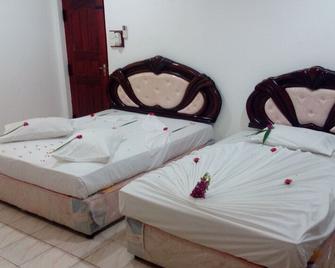 Sarathchandra Tourist Guest House - Embilipitiya