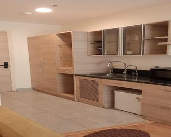 Asian Suits By Iah - Ghāziābād - Kitchen