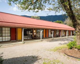 Harrietville Snowline Hotel - Bright - Bina