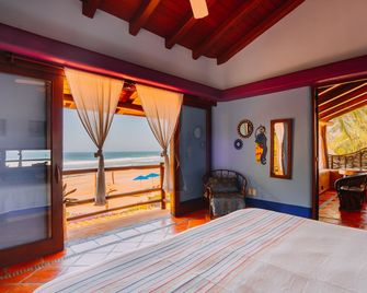 Tres Mujeres Hotel - Troncones - Bedroom