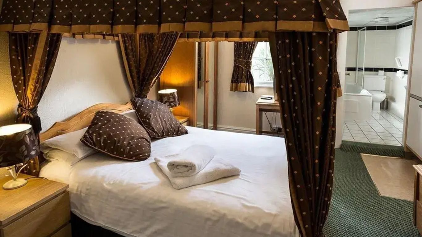 Albert and Victoria Hotel