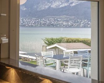 Venez Chez Vous Les Pieds dans l'Eau - Sévrier - Balcon